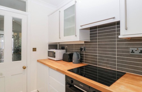 Cheltenham Cabaña | FLAT 2 BATTLEDOWN GRANGE, family friendly in Cheltenham