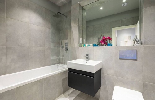 Watford Apartamento | Flat 5 · homely - Watford Premier Apartment (Warner Bros)
