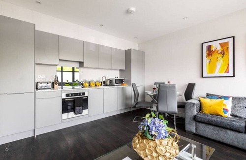 Watford Apartamento | Flat 5 · homely - Watford Premier Apartment (Warner Bros)