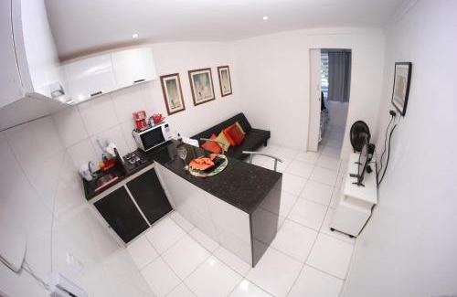 Pina Apartamento | Flat Aconchego BEIRA-MAR térreo quase pé na areia