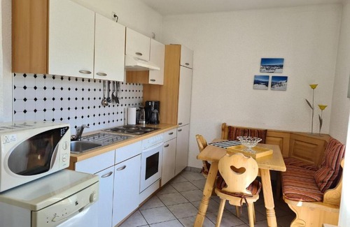 Bad Mitterndorf Apartamento | Flat Alpenroos in Bad Mitterndorf with sunny balcony