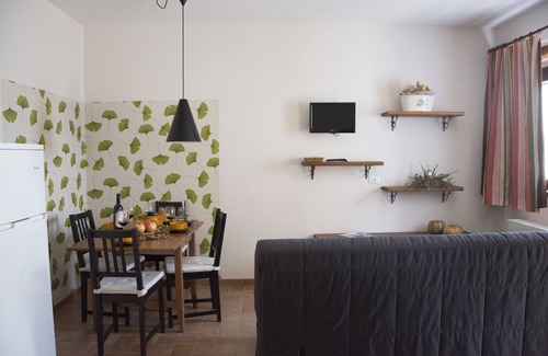 Francavilla d'Ete Apartamento | Apartamento AURORA en una casa de campo panorámica con piscina, en las colinas de Marche.