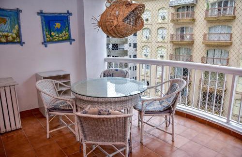Morro do Maluf Apartamento | Flat c varanda na Praia de Pitangueiras-Guaruja SP