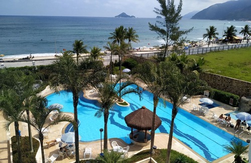 Recreio dos Bandeirantes Complejo | flat foot on the sand