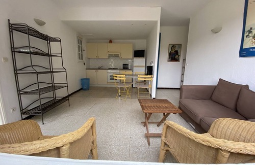 Meze Apartamento | Apartamento en Mèze con Piscina y Viñas