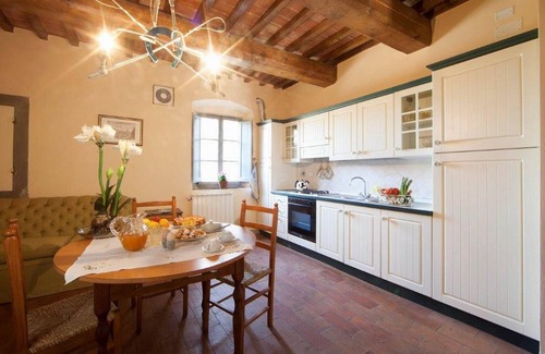 San Donato a Livizzano Apartamento | Bodega, complejo vacacional, piscina en el corazón de la Toscana. Colomba