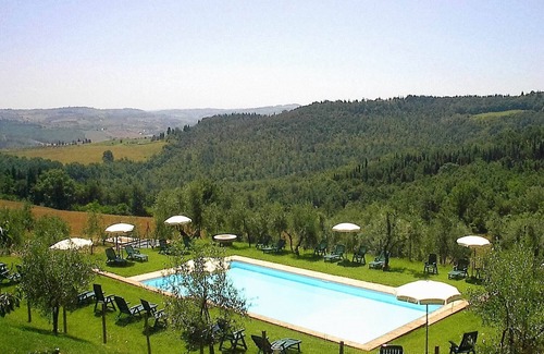 San Donato a Livizzano Apartamento | Bodega, complejo vacacional, piscina en el corazón de la Toscana. Colomba