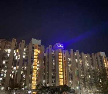 Gurugram Apartamento | Flat in Gurugram - 2 BHK