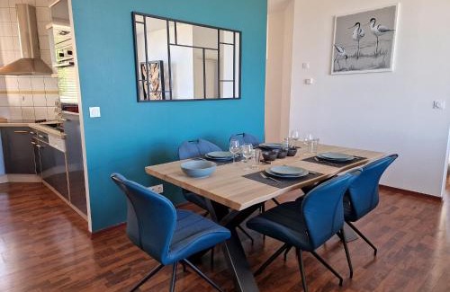 Plougasnou Apartamento | Flat in Primel with Sea View & Beaches Nearby