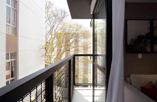 Centro Apartamento | Flat no Centro com varanda, garagem e Ar Cond.
