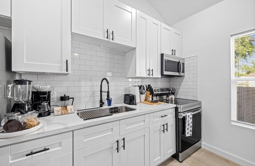 Northside Casa | Flat Nr Heights + Downtown | Games WiFi TV | Pets