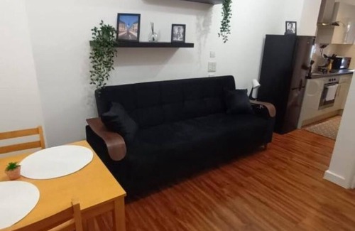 Harrow Apartamento | Flat on a Market street, Harrow, near the station
