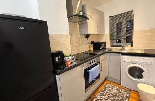 Harrow Apartamento | Flat on a Market street, Harrow, near the station