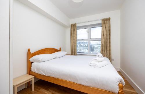 Grand Canal Dock Apartamento | Flat w/Balcony & Canal view - 4min to station