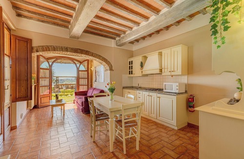 Montepulciano Apartamento | Flat with covered terrace, A/C, in a wine estate with pool,Spa,children friendly