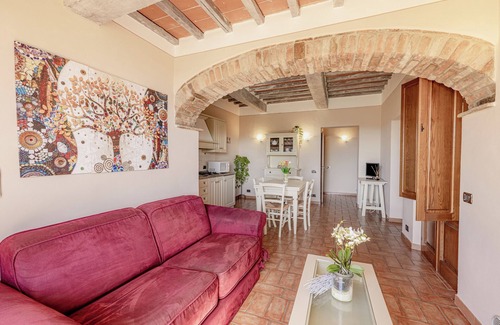 Montepulciano Apartamento | Flat with covered terrace, A/C, in a wine estate with pool,Spa,children friendly