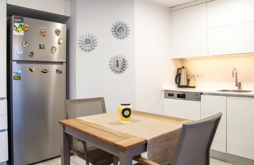 Altınyunus Mahallesi Apartamento | Flat with Shared Pool Close to the Beach in Cesme