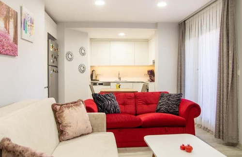 Altınyunus Mahallesi Apartamento | Flat with Shared Pool Close to the Beach in Cesme