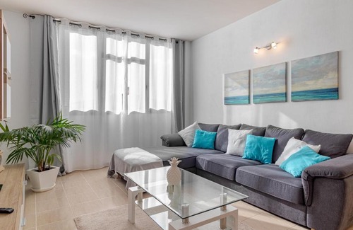 Vecindario Apartamento | Flatguest Trebolina - 3Bdr - FastWiFi - Parking