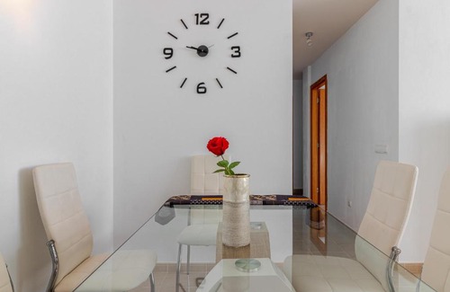 Vecindario Apartamento | Flatguest Trebolina - 3Bdr - FastWiFi - Parking