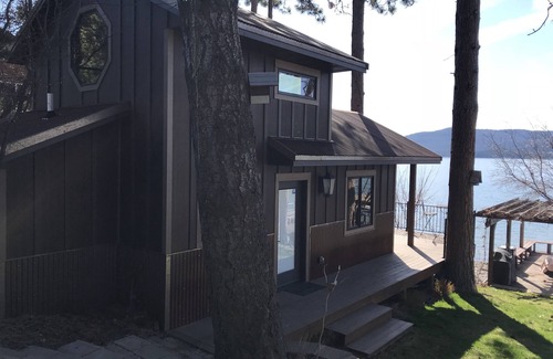 Elmo Casa | Falathead Lakefront Paradise