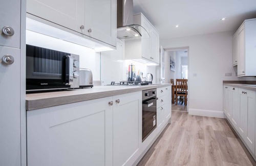 Castle Casa | Fleet Street - 2 Bedroom Holiday Home - Swansea