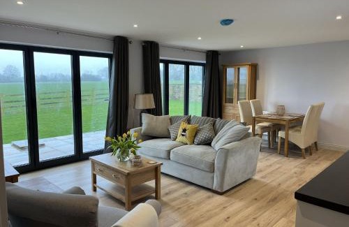 Watford Casa | Fleetwood 2 bed cottage