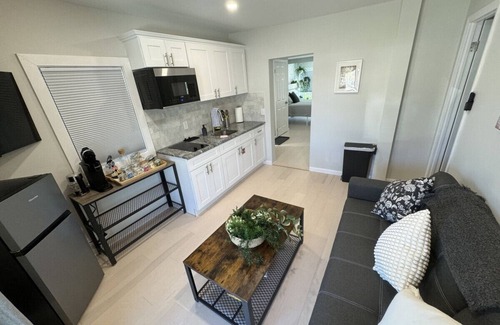 Mystic - New London Apartamento | Flemish Landing-#2 · walk Mystic-Train/EV Lvl-2 · aquarium