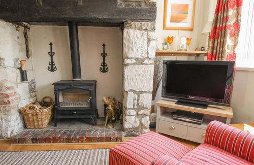 Maiden Newton Cabaña | FLEUR COTTAGE, family friendly, with a garden in Maiden Newton