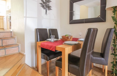 Maiden Newton Cabaña | FLEUR COTTAGE, family friendly, with a garden in Maiden Newton