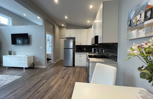 Kingston Casa | Fleure-de-Lys Haus One bedroom House Short Term