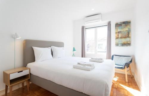 Baixa Apartamento | FLH Downtown Central Flat with Balcony