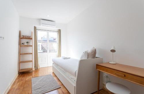 Baixa Apartamento | FLH Downtown Central Flat with Balcony