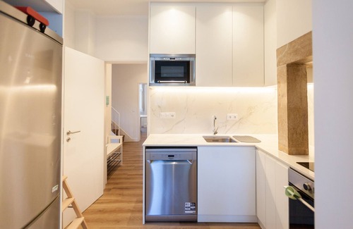 Alfama Apartamento | FLH Graça Charming Duplex with Small Pool