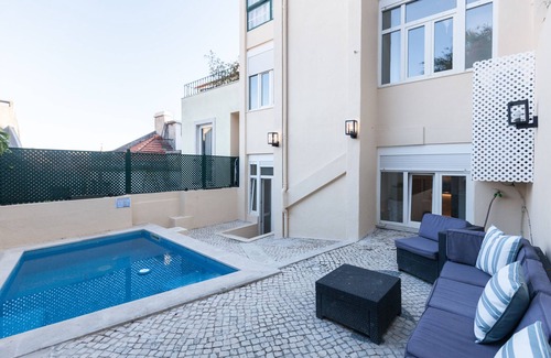 Alfama Apartamento | FLH Graça Charming Duplex with Small Pool