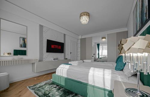 Vladeni Apartamento | FLH - Panoramic Garden Luxury Apt