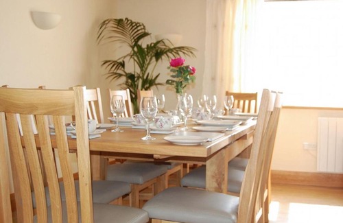 Roughton Casa | Flint Cottage