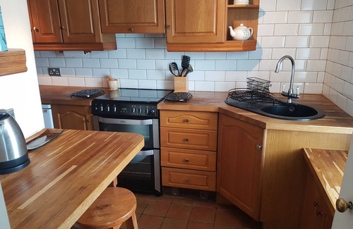 Brandon Cabaña | Flint Cottage - Thetford Forest & The Brecks - Cozy Cottage, Log Fire