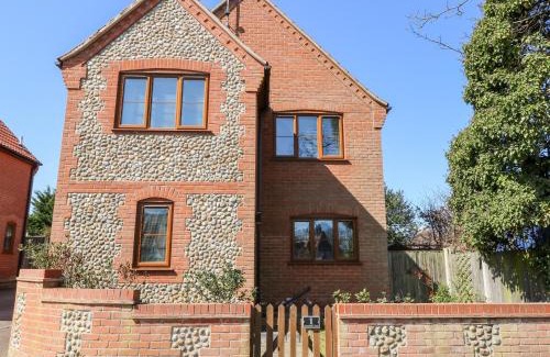 Mundesley Casa | Flintstone Cottage