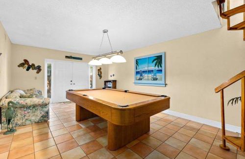 Holland By The Sea Casa | Flip Flop Bungalow with Pool
