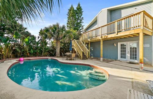 Holland By The Sea Casa | Flip Flop Bungalow with Pool