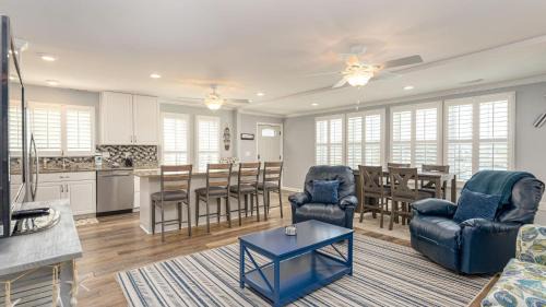 North Myrtle Beach Casa | Flip Flop Inn - 3rd Row - Cherry Grove Section