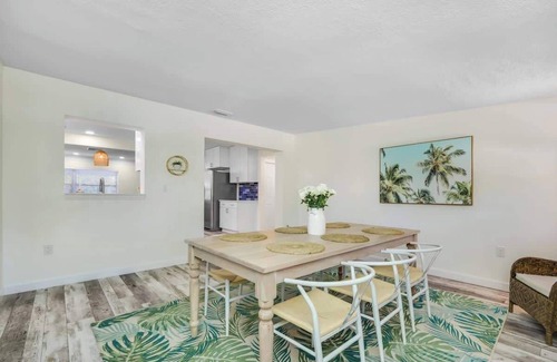 Walsingham Casa | Pool | King Bed | Amenity Packed | Family Friendly