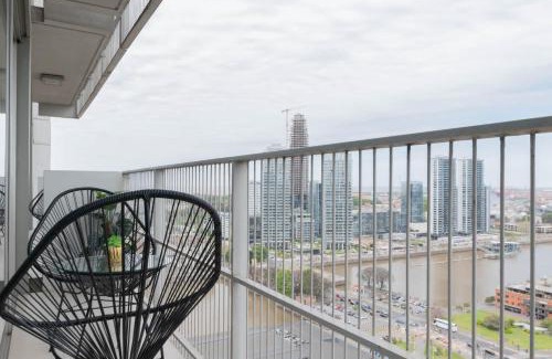 San Telmo Apartamento | Fliphaus Azopardo 700 'A' - Lux Loft Pool Puerto Madero