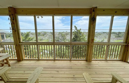 Ocracoke Casa | Flippy Flop: New construction on a canal. Marsh views.
