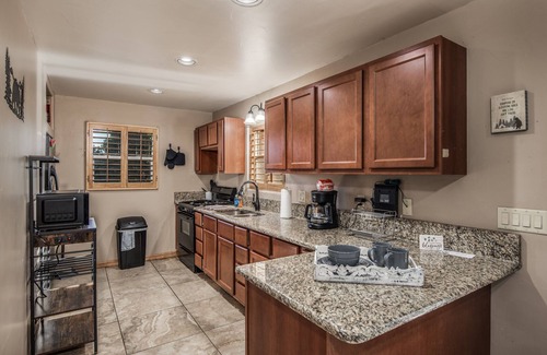 Alto Casa | Flo #1 | Wooded Views + Great Location Near Outdoor Activities