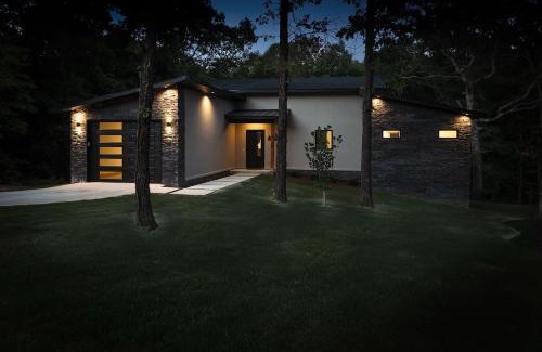 Bella Vista Casa | Flo Ride Chalet with Hot Tub and Close to Trails