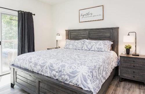 Bella Vista Casa | Flo Ride Chalet with Hot Tub and Close to Trails