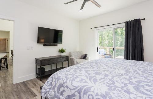 Bella Vista Casa | Flo Ride Chalet with Hot Tub and Close to Trails