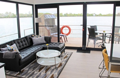 Vynen Casa | Floating 44 in Xanten - Boot 5 - Floating 44 Komfortable Hausboote bei Xanten mit Tollem Seeblick